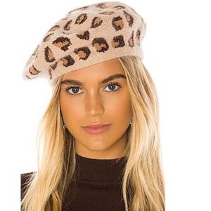 BRAND NEW NEVER USED Hat Attack Leopard Beret in Natural Wool and Acrylic